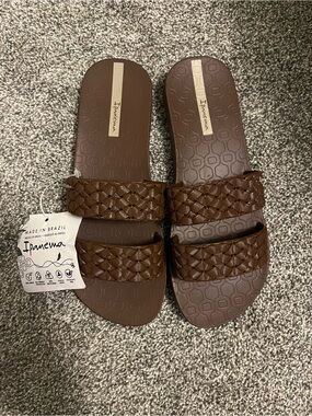 NWT Ipanema Women's Brown Sandals 37